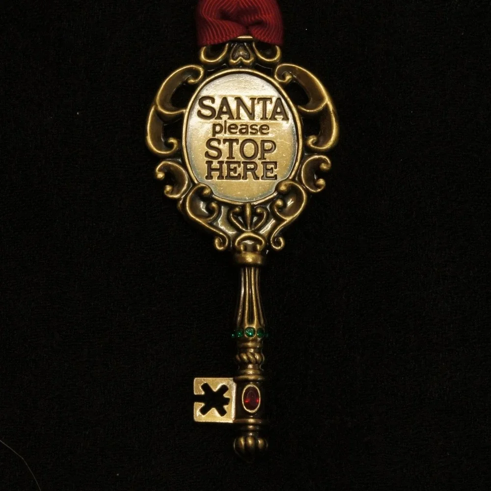 Santa Please Stop Here Ornament Gold Tone Key Christmas Wall‎ Door Hanger